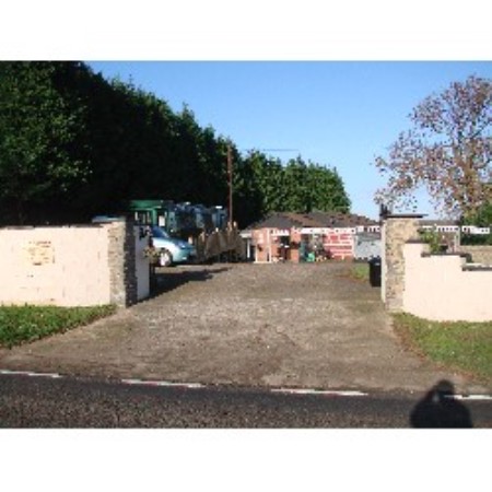 Field Farmhouse Kennels