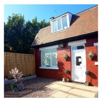 Faye's Doggy Boutique Liverpool Merseyside Logo 